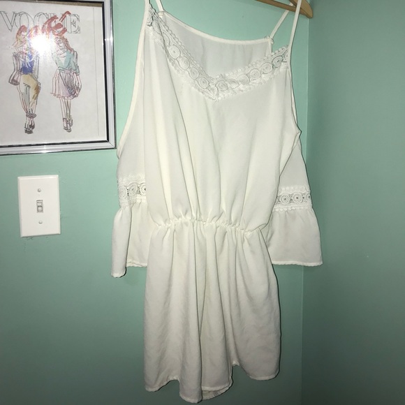 White jumpsuit - Picture 2 of 3